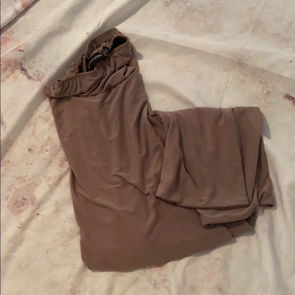 Pretty little thing crop tan leggings 🌸